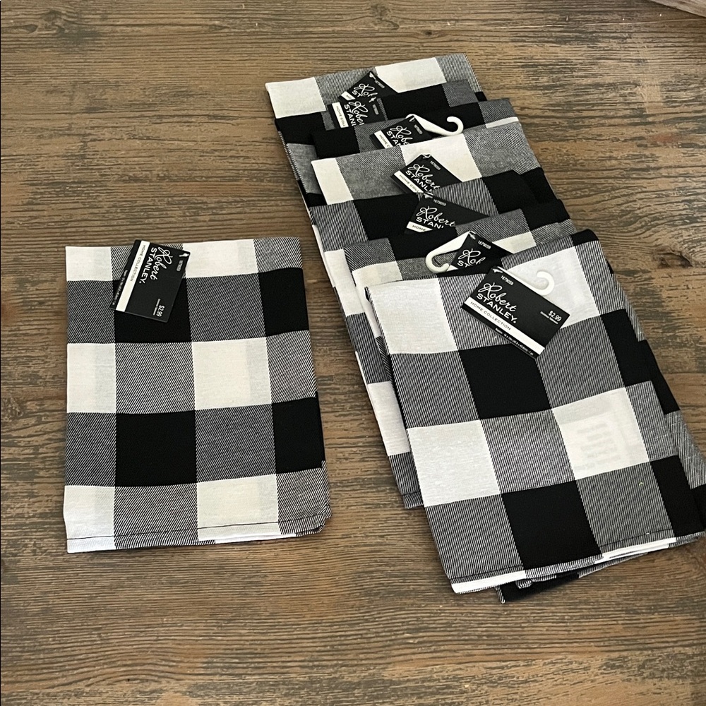 8 Buffalo Check Napkins - New with Tags